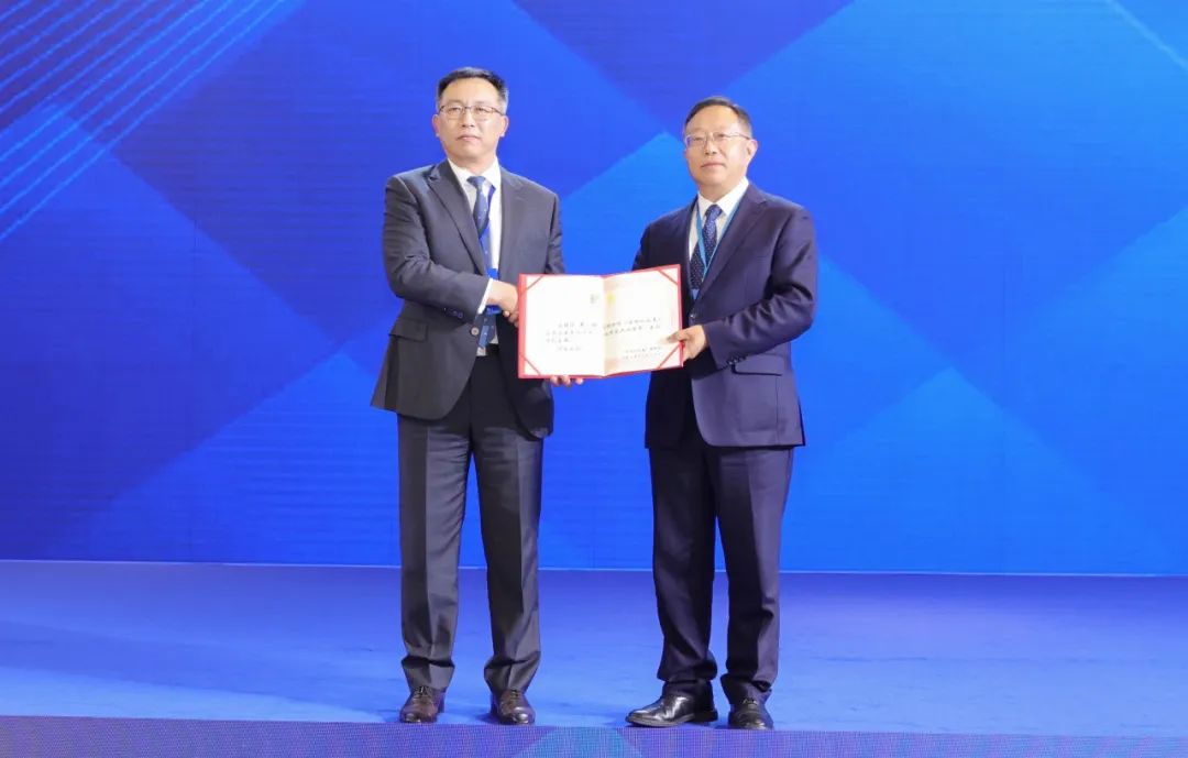 中国仪器仪表学会向6008集团官方网站股份颁发“优秀理事单位会员”和“MICONEX金牌合作伙伴”荣誉_新闻资讯_新闻资讯_重庆6008集团官方网站